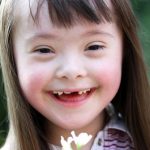 Copiii diagnosticați cu sindromul Down vor beneficia de însoțitor