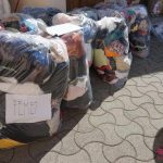 Colectare de articole de îmbrăcăminte pentru persoanele defavorizate din Arad
