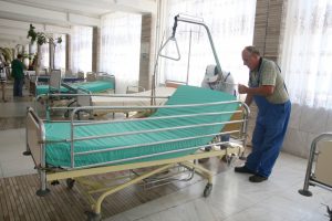Guvernul a stabilit numărul de paturi din spitale pentru care se vor deconta serviciile medicale