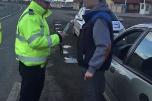 Dosar penal pentru un tânăr prins băut la volan