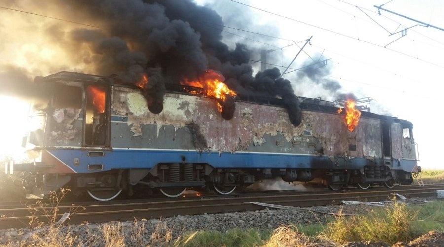 Incendiu în Timiș! Tren cu călători, cuprins de flăcări