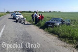 Accident în județul Arad. O femeie și un copil au fost răniți