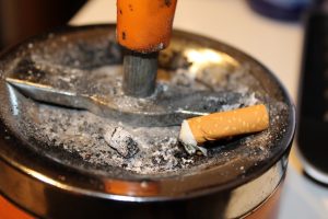 Veste proastă pentru fumători: Țigările se scumpesc de luna viitoare