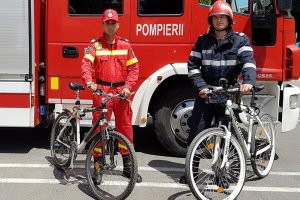 Pompierii timișeni, pe bicicletă în promovarea voluntariatului