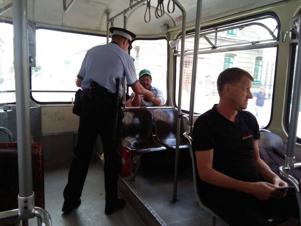 Polițiștii locali și cei de la Secția 1, razie în mijloacele de transport în comun din Timișoara