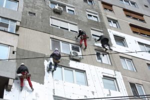 Autoritățile continuă reabilitarea termică a sute de blocuri din Timișoara