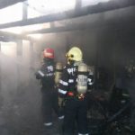 Flăcări mari au cuprins o casă din Timișoara