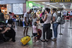 Ryanair, apel la călători privind regulile bagajelor de cabină