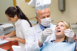 Ce boli provoacă dinţii netrataţi