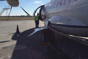 Elena Udrea, incident pe pista pentru decolare: “Tocmai am fost coborâți din avionul de Timișoara”