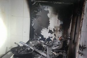Incendiu într-un apartament. Pompierii au salvat o femeie