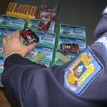 Polițiștii verifică modul de comercializare a petardelor