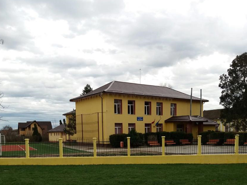 FOTO. O școală din Timiș, renovată complet după 17 ani