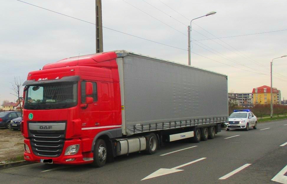 Șoferii de TIR-uri și camioane nu respectă indicatoarele rutiere din Timișoara!