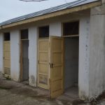 Câte școli din Timiş au și acum grupurile sanitare în curți
