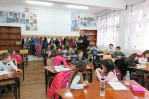 Polițiștii locali din Timișoara au ”dat în mintea copiilor”! Lecții de prevenire cu elevii din oraș