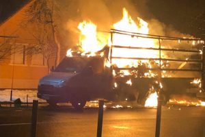 Autoutilitară incendiată  la Arad