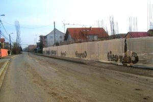 Șoferii care au umplut carosabilul cu noroi adus din șantierele deschise la Timișoara, puși la plată