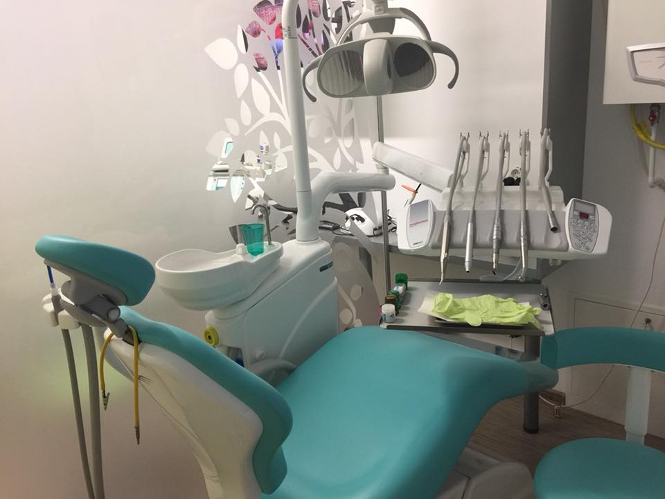 Anunț de angajare! Clinica Pastel Dent Timișoara caută asistentă stomatologie