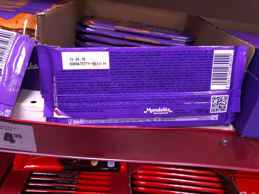 FOTO. Dulciuri expirate, vândute într-un supermarket din Timișoara
