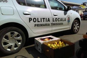 A vândut mere de import și a fost interzis în piețele volante din Timișoara! Un an stă “pe tușă”