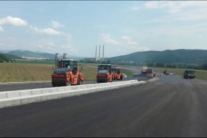 Drumarii de pe șantierul lotului 4 al autostrăzii Lugoj-Deva au o săptămână de concediu
