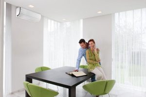 7 trucuri pentru a-ți menține casa răcoroasă și fără aer condiționat