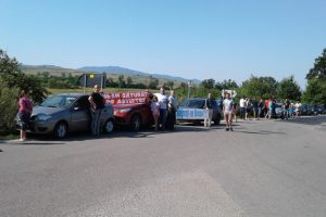 Un nou protest în Valea Almăjului. Şoferii cer asfaltarea drumului