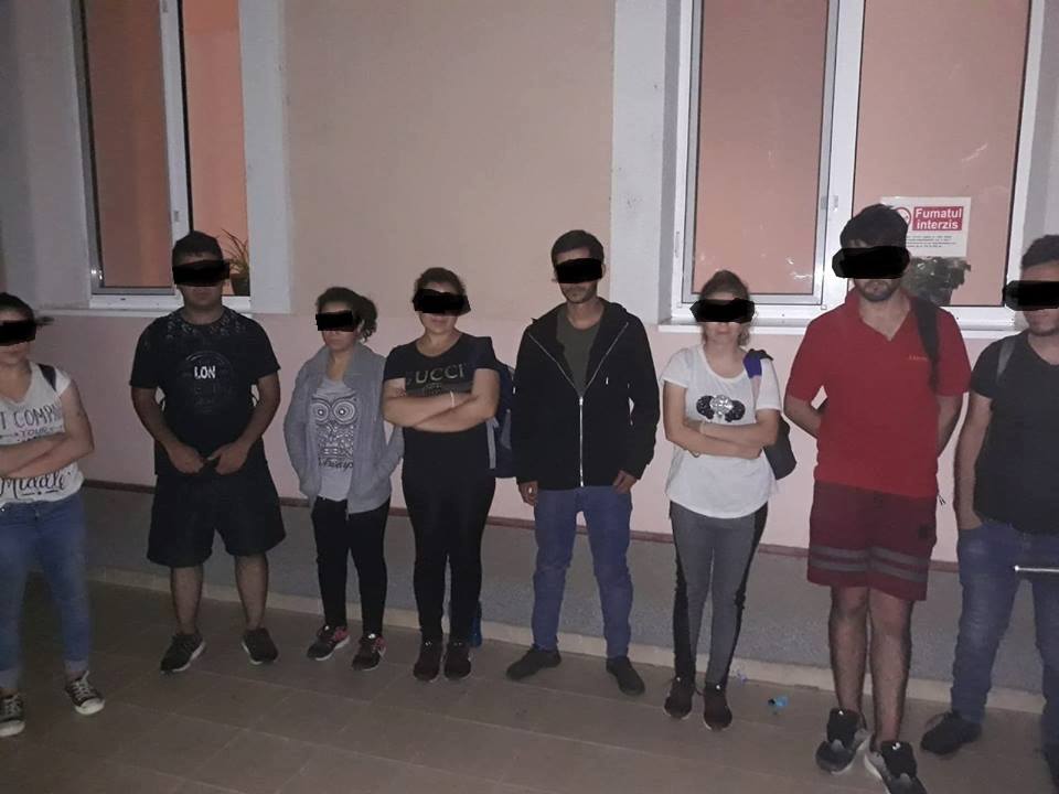 Grup de opt migranți depistat de polițiștii locali în Calea Aradului