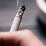 Peste 400 de fumători, amendaţi de Poliţia Locală de la începutul anului
