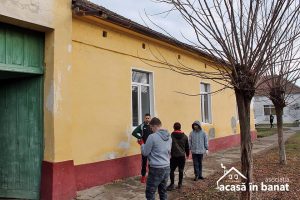 2019 o găsește pe Adina din Grabaţ și cei 8 copii ai săi într-o casă nouă!