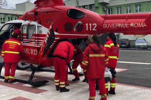 Copilul care s-a înecat în ștrand la Deva, transferat cu elicopterul SMURD la Timișoara