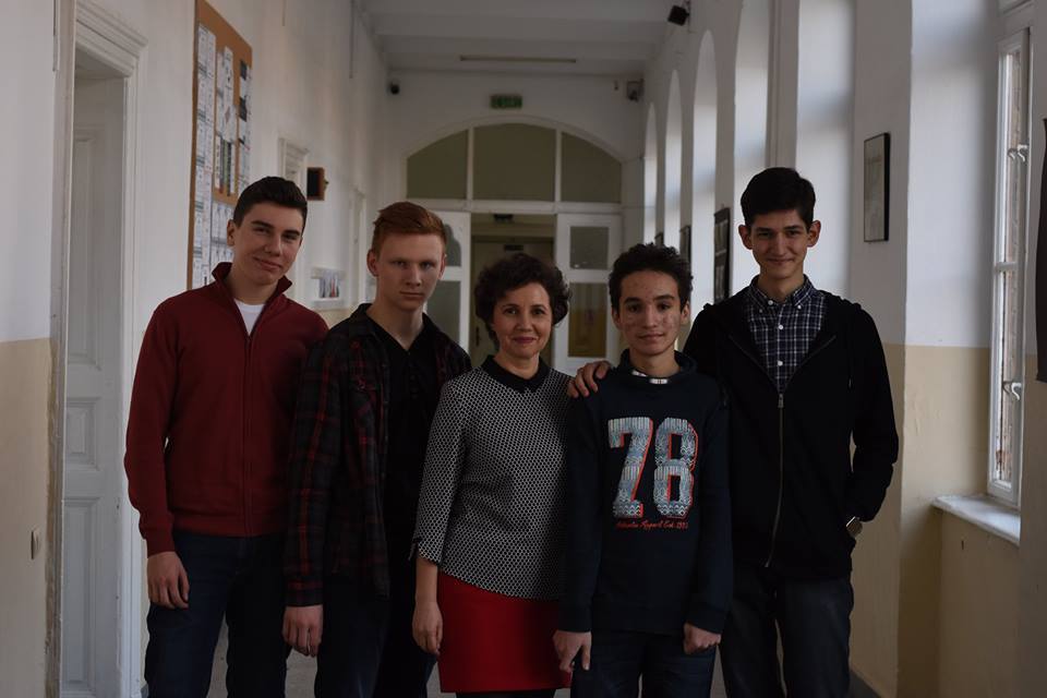 Elevii din Timișoara au primit banii necesari pentru a merge în SUA la concursul de robotică