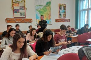 De ce îi vizitează polițiștii locali pe elevii din Timişoara