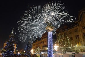 Concerte şi un spectaculos foc de artificii în Piaţa Victoriei
