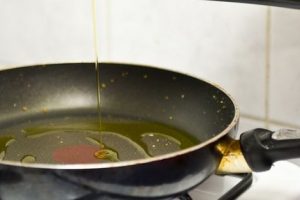„Borcanul cu ulei” ar putea ajunge în fiecare scară de bloc