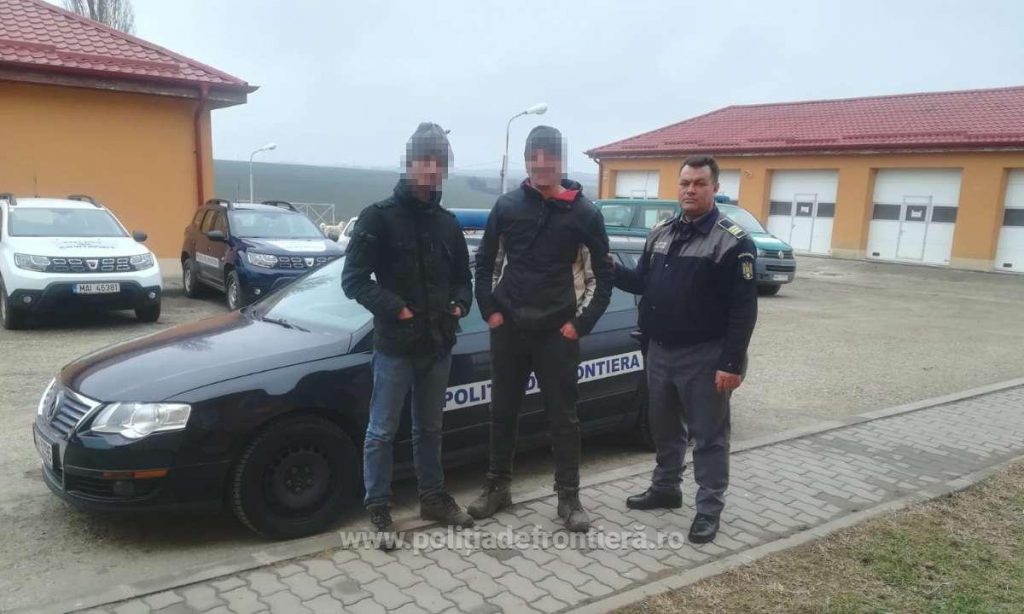 Doi kosovari, opriţi când încercau să intre în ţara noastră