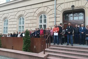 Magistrații continuă protestul la Timișoara