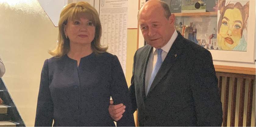 Traian Băsescu a votat la Jean Monnet: „Azi nu pot decât să chem oamenii la vot”