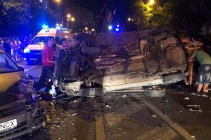 Mașină răsturnată într-un accident pe Calea Șagului