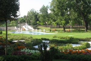 O mică grădină spaniolă şi alte surprize la inaugurarea Parcului Central