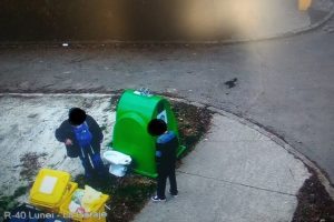 Timişorean amendat cu 3.000 de lei după ce şi-a aruncat WC-ul în stradă