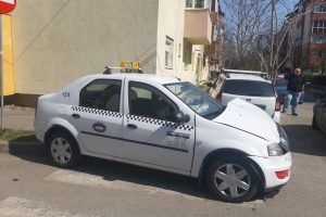 Un taximetru și un autoturism s-au ciocnit în Calea Aradului
