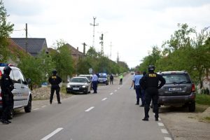 Razie în Lugoj şi trei comune. Poliţiştii au reţinut 16 permise şi au dat zeci de amenzi