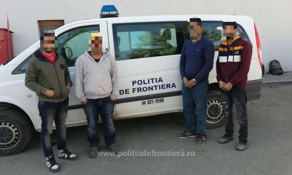 Trei albanezi care au încercat să intre ilegal în ţară, opriţi la frontiera cu Serbia