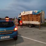 Transport clandestin de tutun, confiscat de inspectorii antifraudă