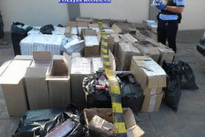 Descinderi de amploare în Timiș și Arad la contrabandiștii de țigări