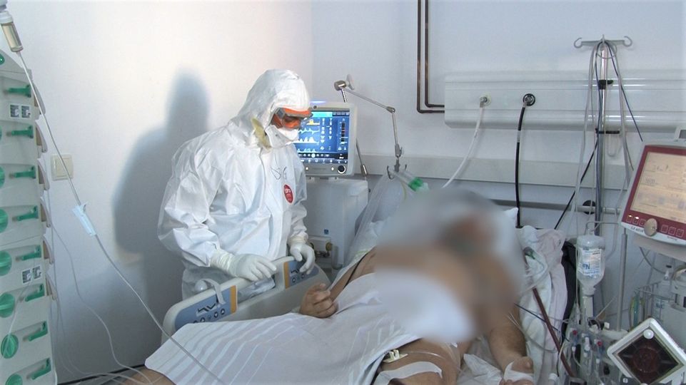 „Plămânul artificial”, ultima șansă a bolnavilor cu leziuni grave ale aparatului respirator internaţi la Babeş