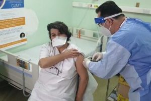 A început vaccinarea împotriva coronavirusului la Timișoara cu medicii de la Spitalul „Victor Babeș”