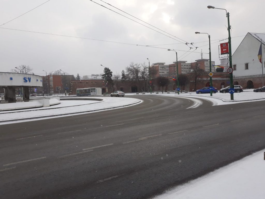 S-a acționat cu 9 utilaje pentru deszăpezire pe principalele străzi din Timișoara
